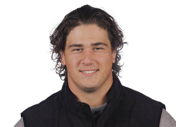 Niki Prongos headshot